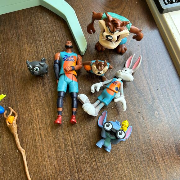 Action figures hoop playset from the Space Jam A New Legacy movie and more - Picture 4 of 6